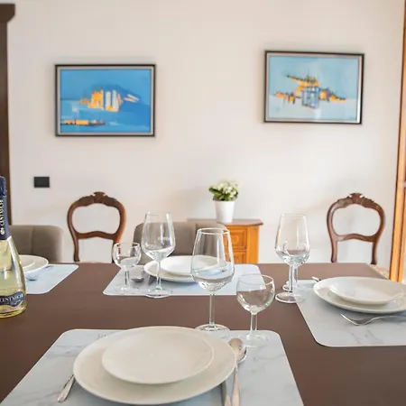 Golden Panorama Apartment